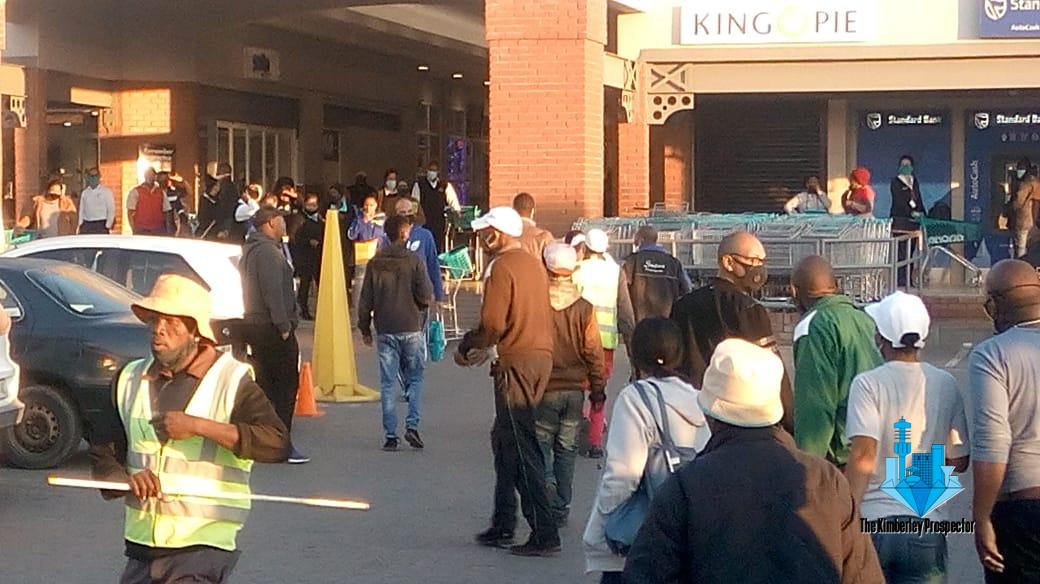 Shoplifter makes a dash with gin at New Park Centre