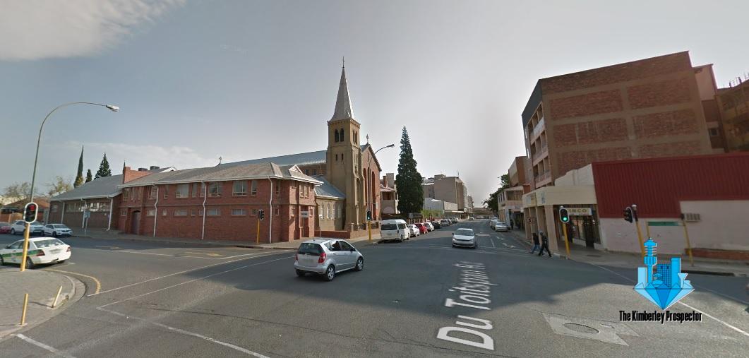 Traffic light in Kimberley CBD still out of order