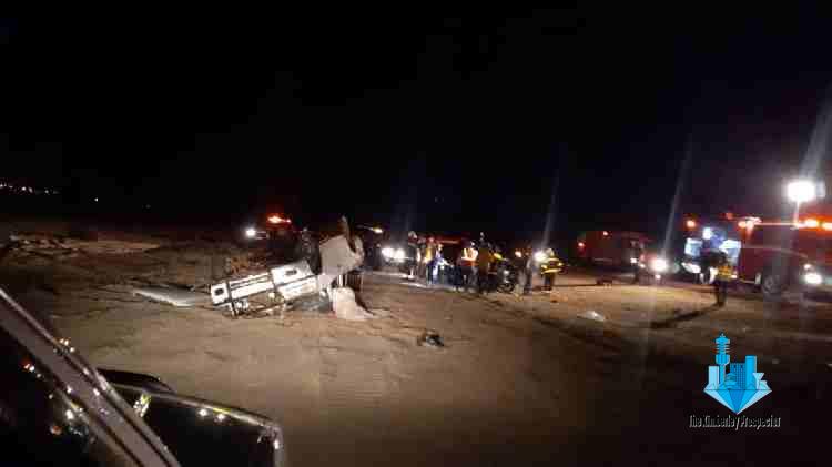 Two dead in Henties crash