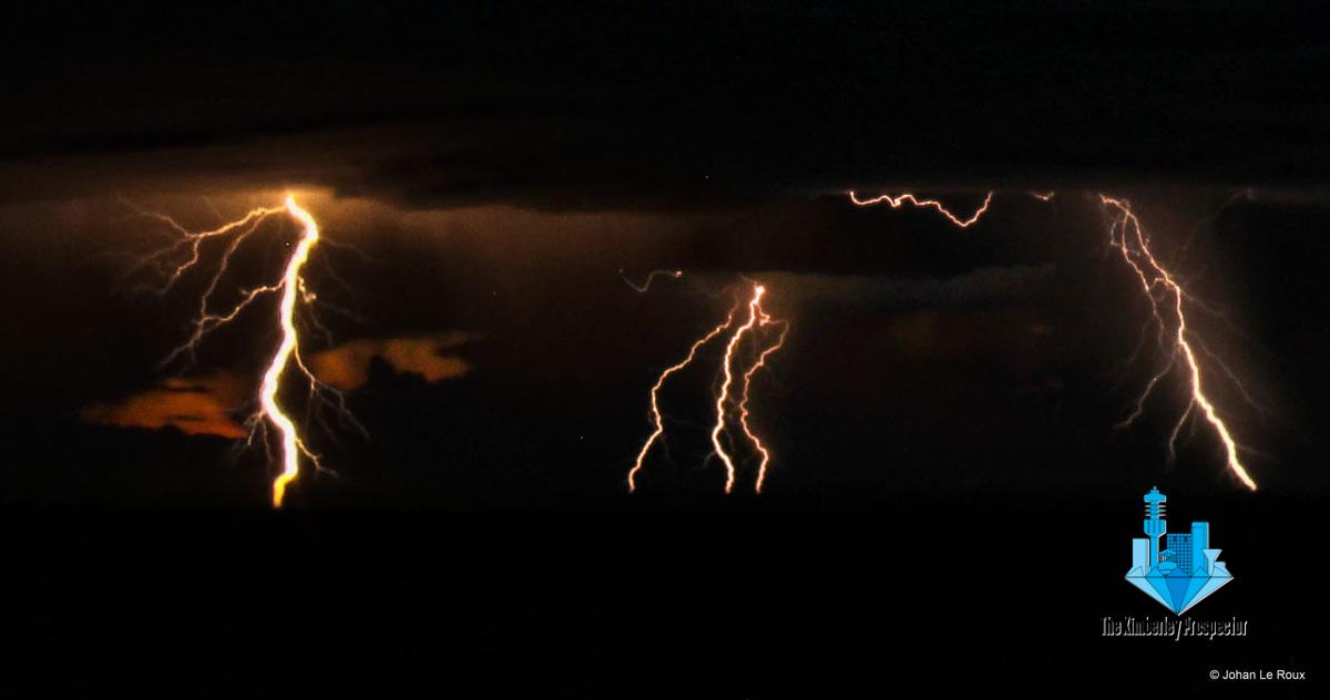 KYK: Blitse oor see verwonder Overstrand inwoners KYK: Blitse oor see verwonder Overstrand inwoners