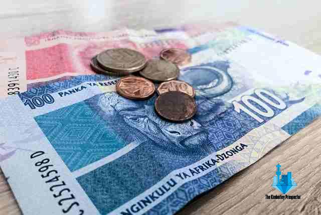 Government workers demand an 80% increase in their minimum wage – and at least R36,000 in Covid-19 “danger pay”