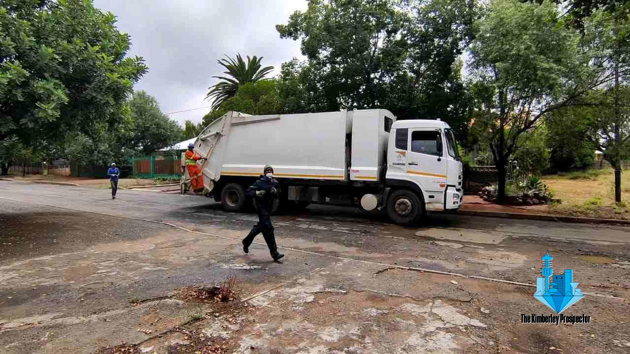 Municipality collects refuse despite disruptive weather Municipality collects refuse despite disruptive weather