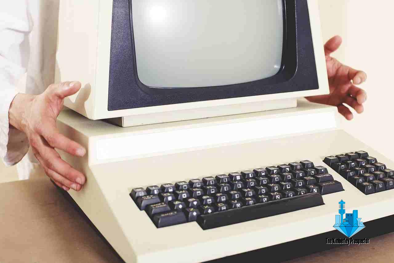 Revive Your Old Computer with Tiny11 and Tiny10 Revive Your Old Computer with Tiny11 and Tiny10