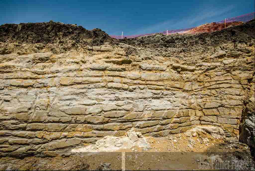 Micronova Geomagnetic Excursion: The Mystery Behind the Texas Rock Wall