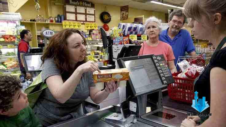 Decline of Customer Service in South African Supermarkets: A Growing Problem Decline of Customer Service in South African Supermarkets: A Growing Problem