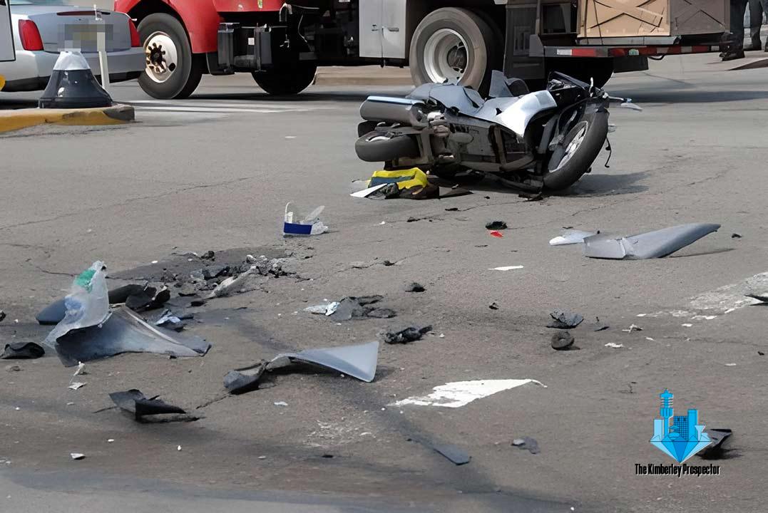 Motorcyclist Killed in Freak Accident with Retail Delivery Truck in De Aar Motorcyclist Killed in Freak Accident with Retail Delivery Truck in De Aar